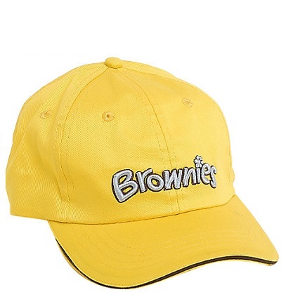 Đồng phục nón kết màu vàng thêu chữ Brownies